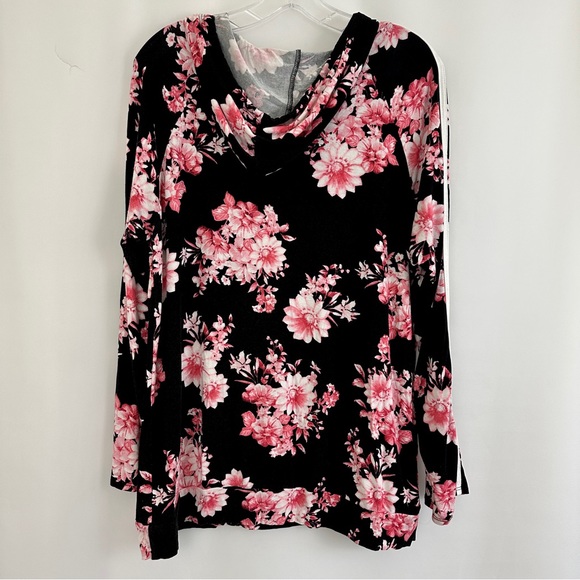 Women’s Free Kisses Flower Hoodie Size 1X - Picture 3 of 3